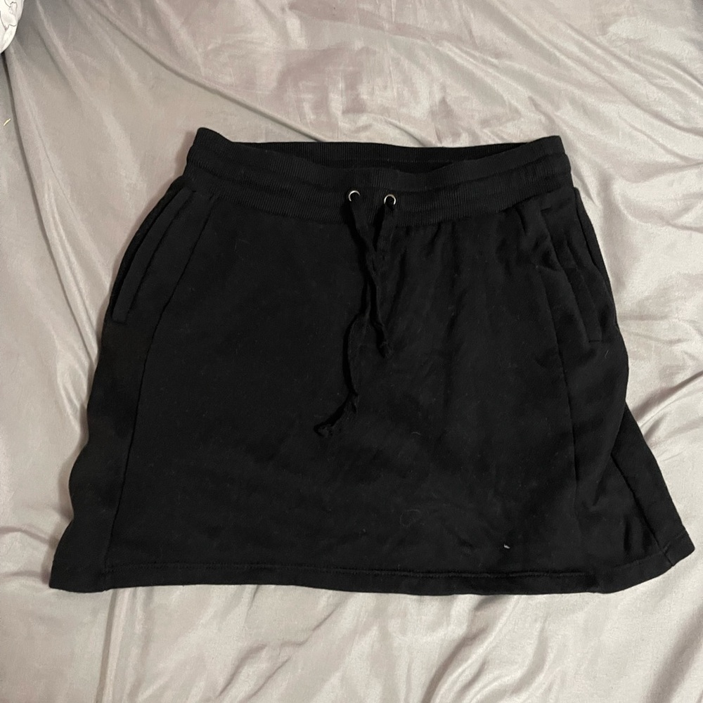 black skirt